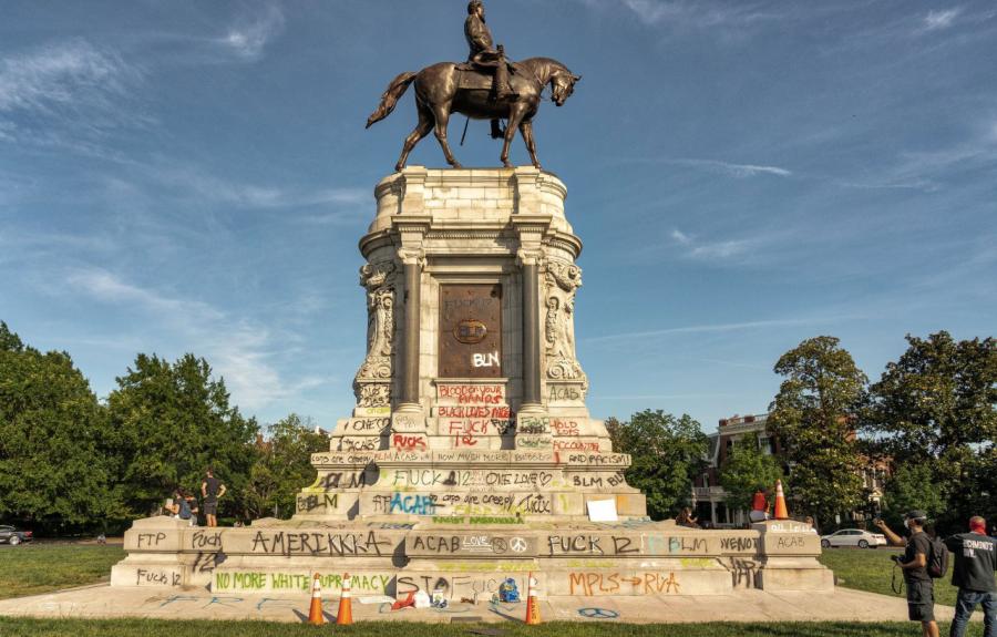 Monument defaced with graffiti