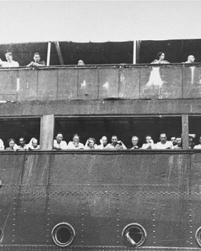 Immigrants on a ship