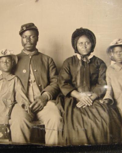 union soldier and his family