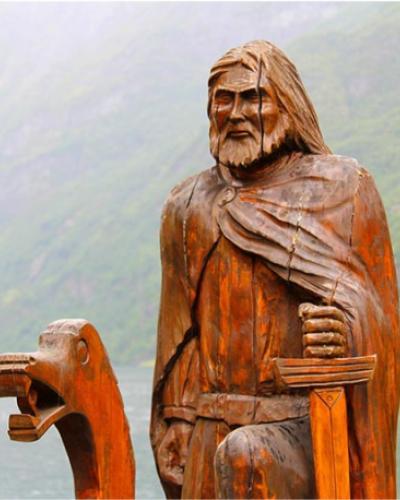 Wooden statue free photo from: https://pixabay.com/images/id-1508586/